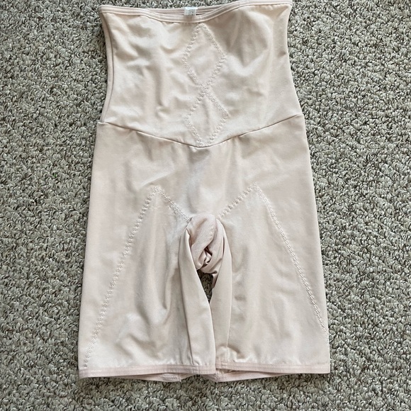 Flexxees by Maidenform Shapewear Medium Bra Line to Mid Thigh Biketard - Picture 1 of 7